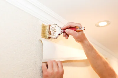 Pose de papier peint à Saint-Frégant — revêtements muraux et toiles de verre